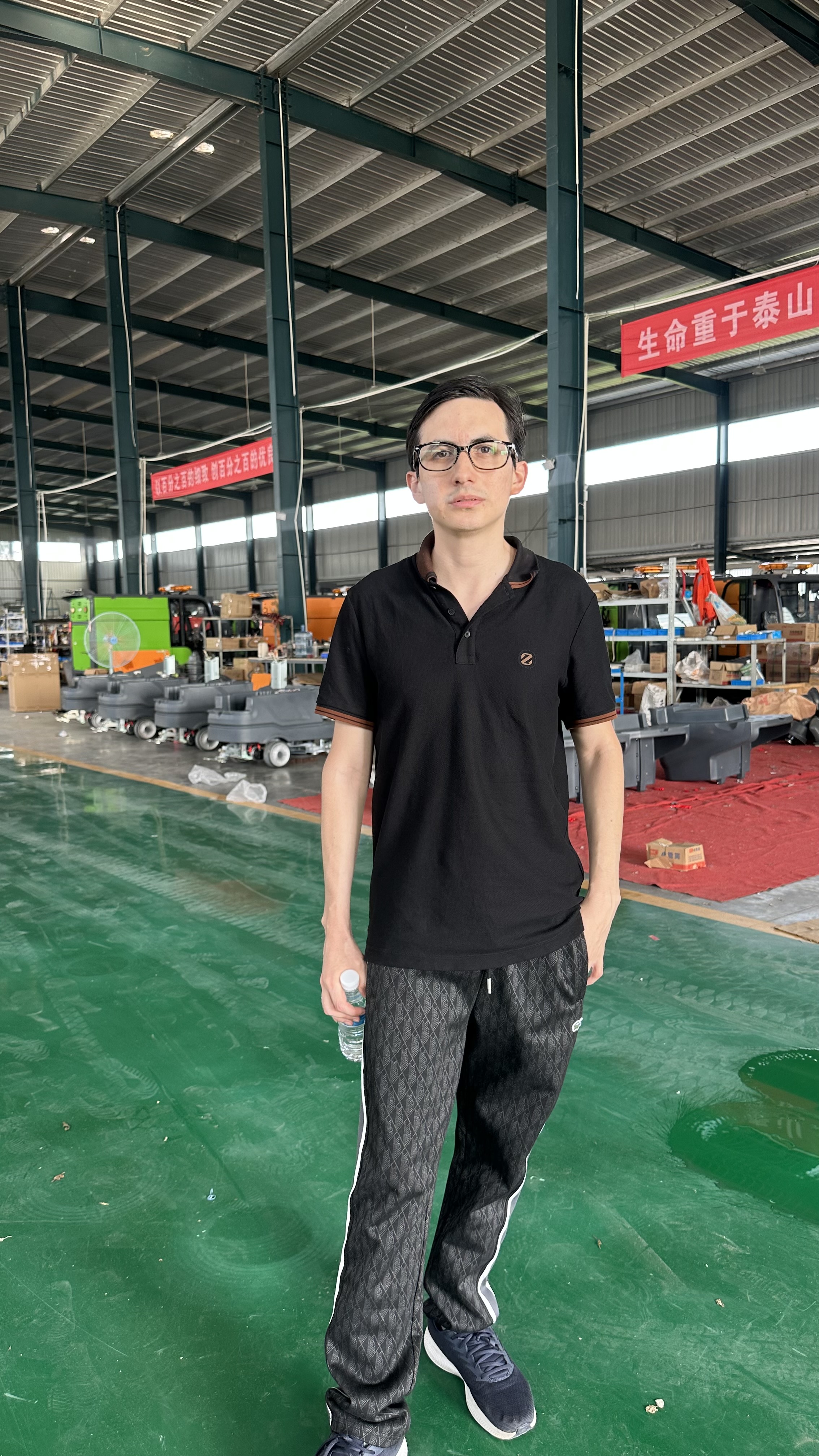 Visita de verificación 1 de 3: Máquinas de limpieza y barredoras en Shandong