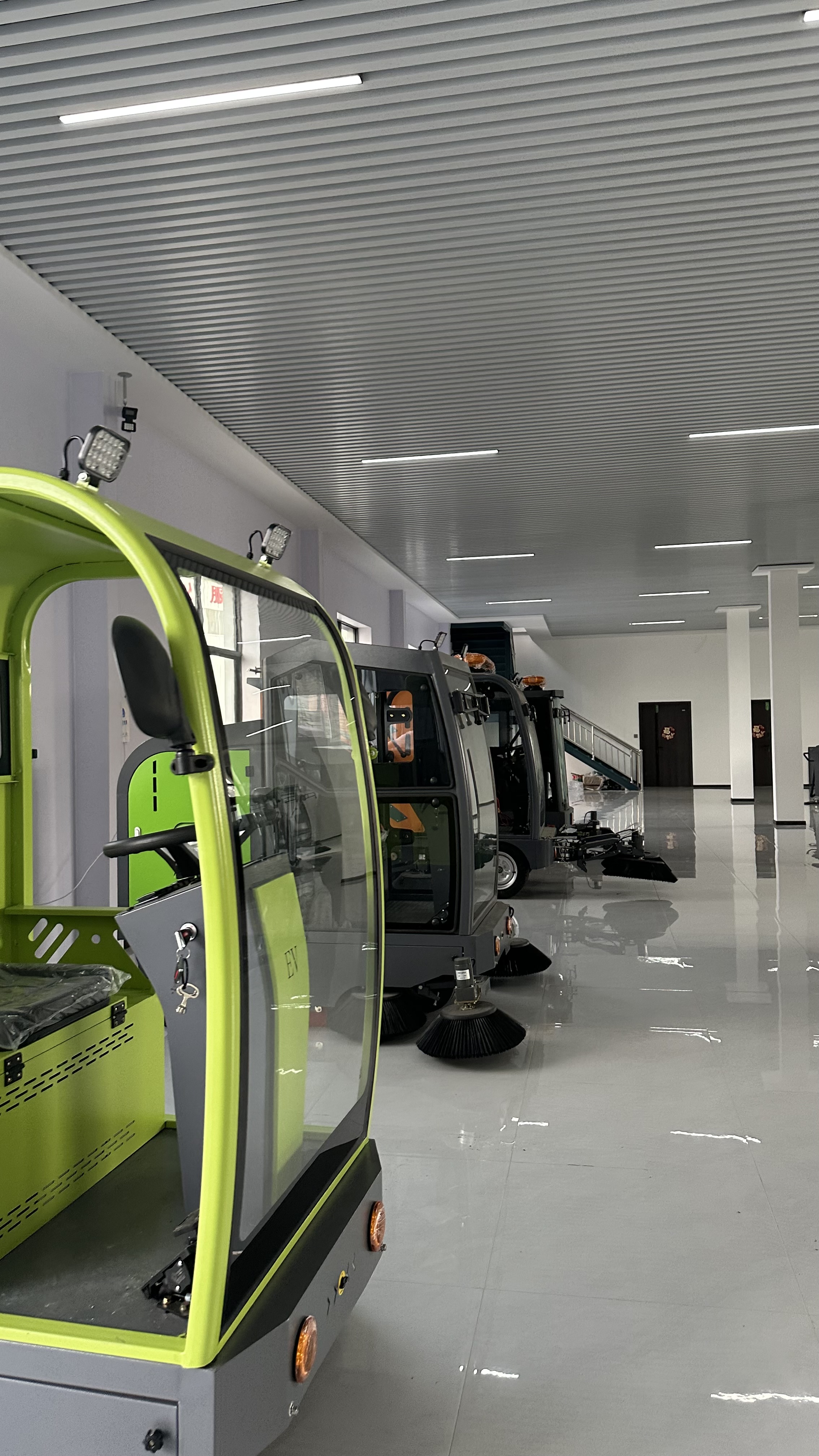 Visita de verificación 3 de 3: Máquinas de limpieza y barredoras en Shandong